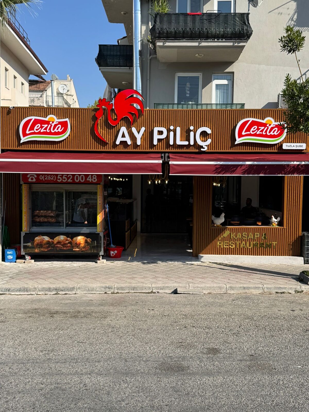 Ay Piliç Tuzla dükkanı dış görünüm